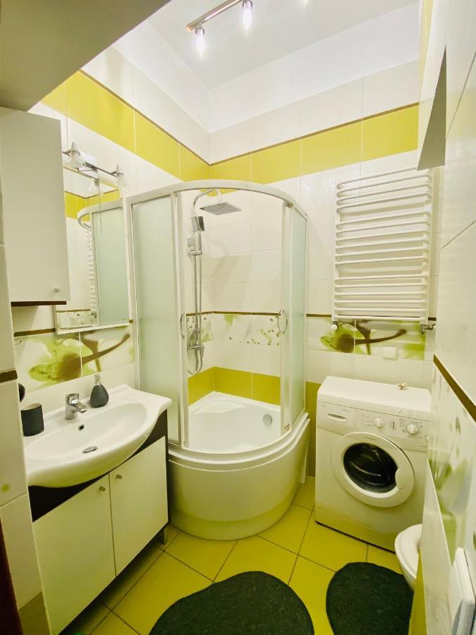 Apartments Djulia On Valova Street Lviv Extérieur photo
