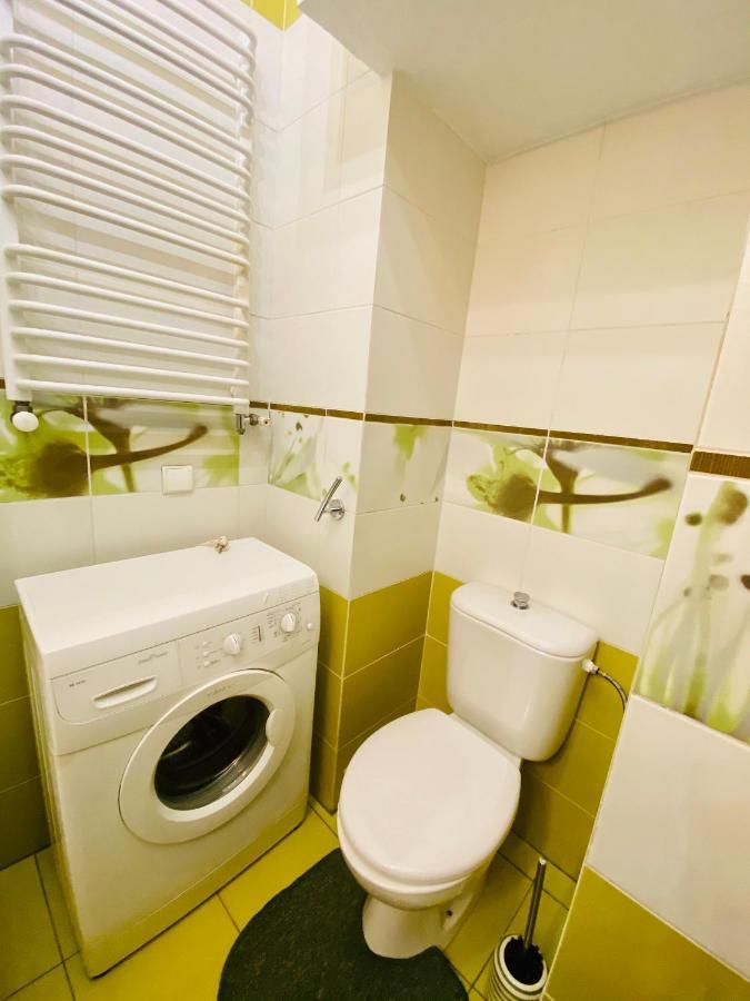 Apartments Djulia On Valova Street Lviv Extérieur photo