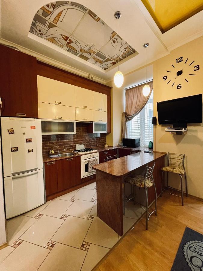 Apartments Djulia On Valova Street Lviv Extérieur photo