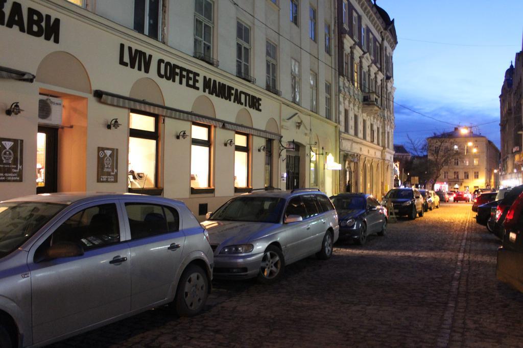 Apartments Djulia On Valova Street Lviv Extérieur photo